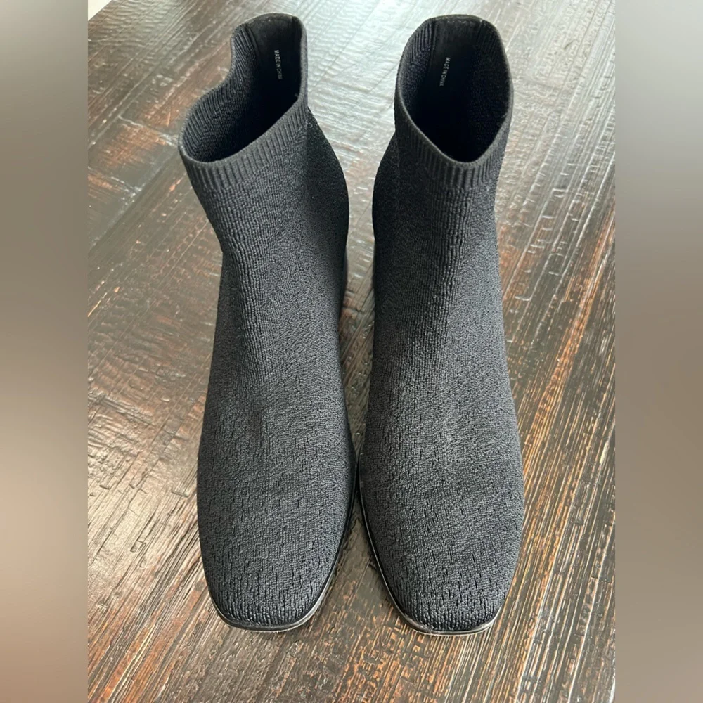 Eileen Fisher Paron Crepe Black Stretch Slip on Bootie Size 8.5 Block Heel
